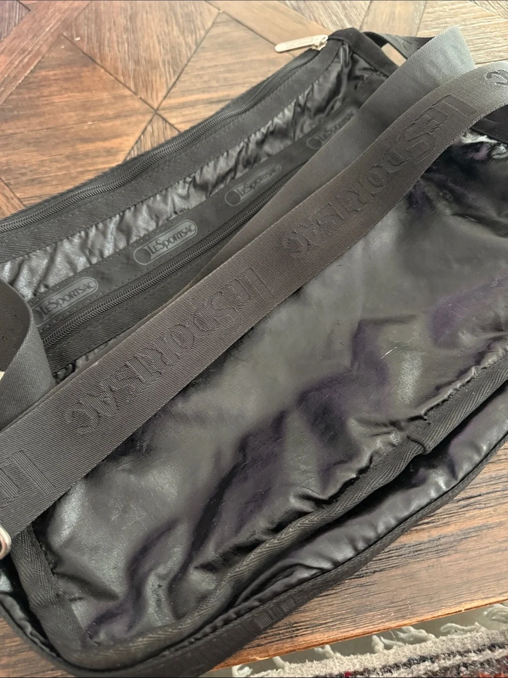 LeSportsac Deluxe Everyday Bag Black Shine Patent Crossbody Tote